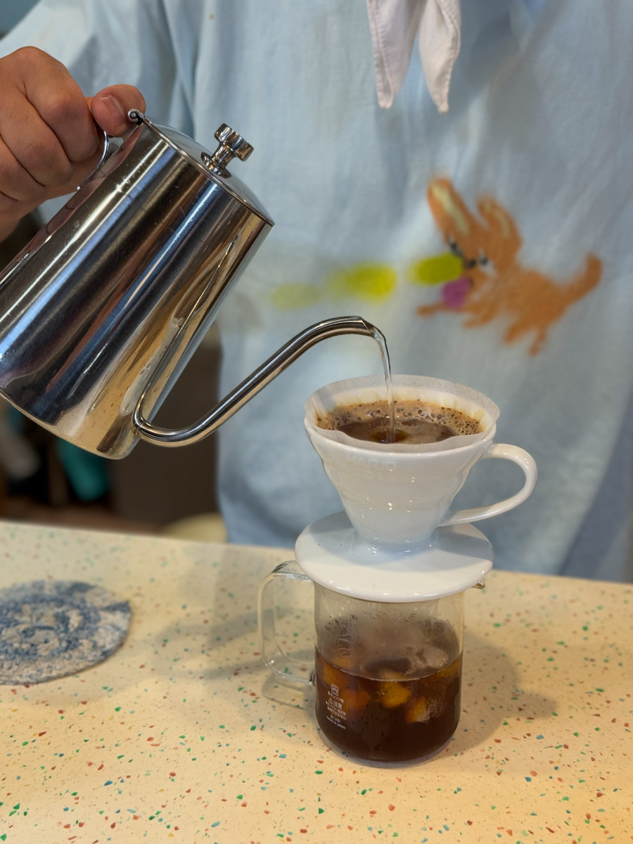 【多好咖啡店】基隆仁愛市場咖啡廳推薦，職人手沖咖啡、手作甜點，特色招牌必點1+1多好配！