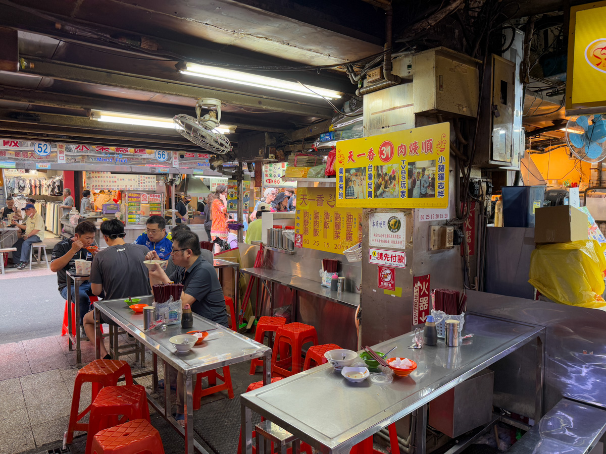 【天一香肉焿順】基隆廟口人氣銅板美食，招牌必吃肉羹配滷肉飯，飄香傳承百年以上的在地名店，基隆最好吃的滷肉飯！