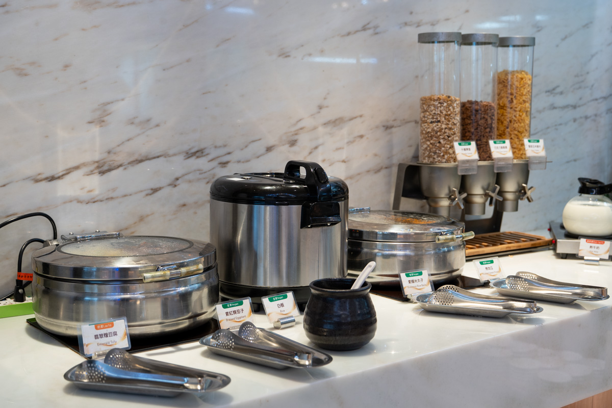 【葛瑪蘭之星飯店】礁溪人氣溫泉飯店推薦，6大質感設計房型，內建月光石溫泉浴池，齊全飯店設施、徜徉在頂樓露天溫泉SPA！