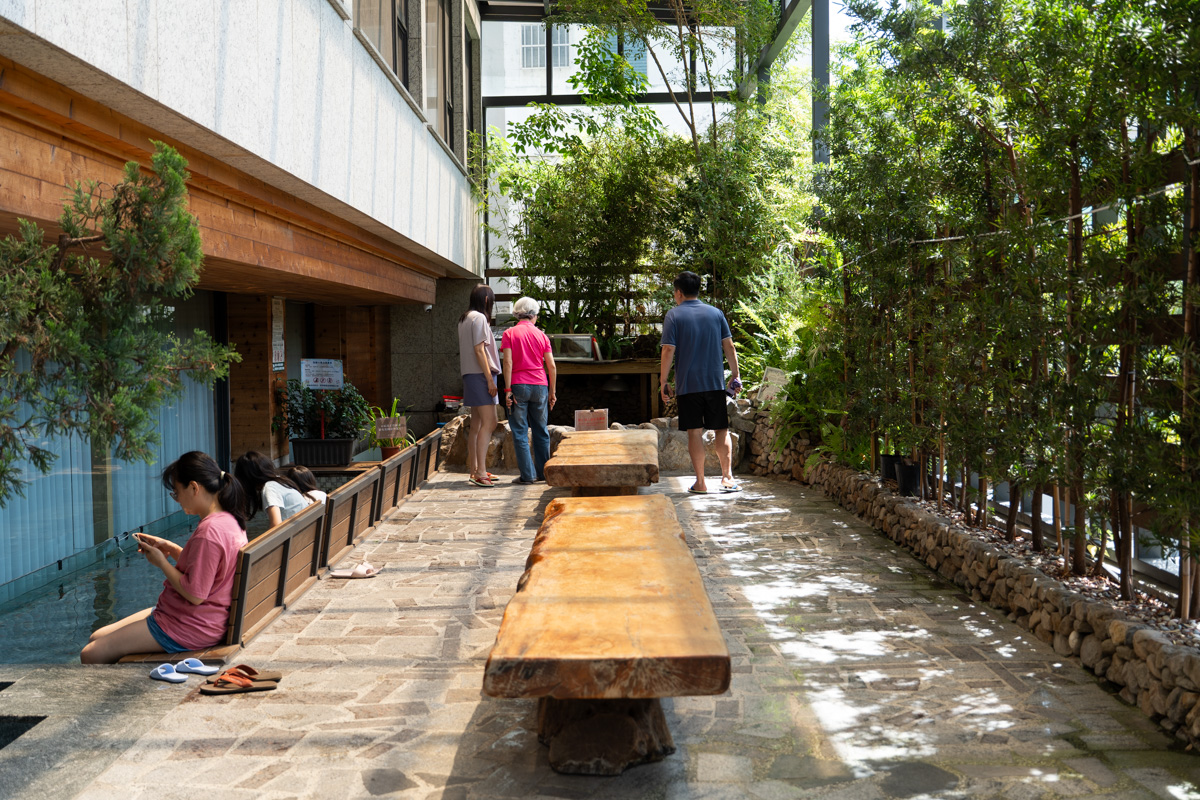 【葛瑪蘭之星飯店】礁溪人氣溫泉飯店推薦，6大質感設計房型，內建月光石溫泉浴池，齊全飯店設施、徜徉在頂樓露天溫泉SPA！