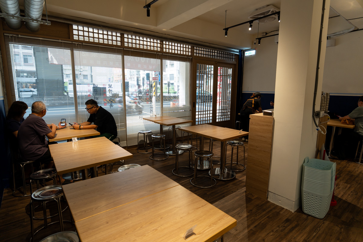 【釜山飛豬】中和景安人氣平價美食推薦，道地韓國豬肉麵150元起，特色必吃血腸五花肉拼盤！